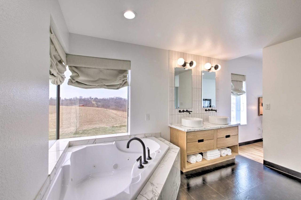 Luxe Amish Country Apartment With Rooftop Terrace! Millersburg Buitenkant foto